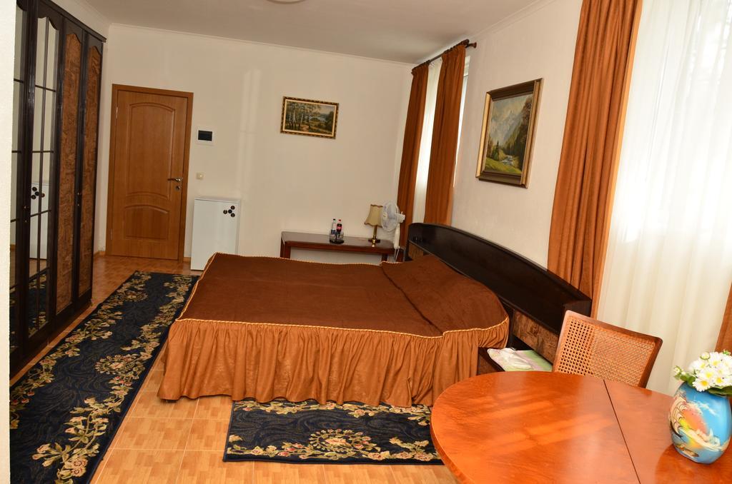 Hotel Acorn Irpiň Exteriér fotografie